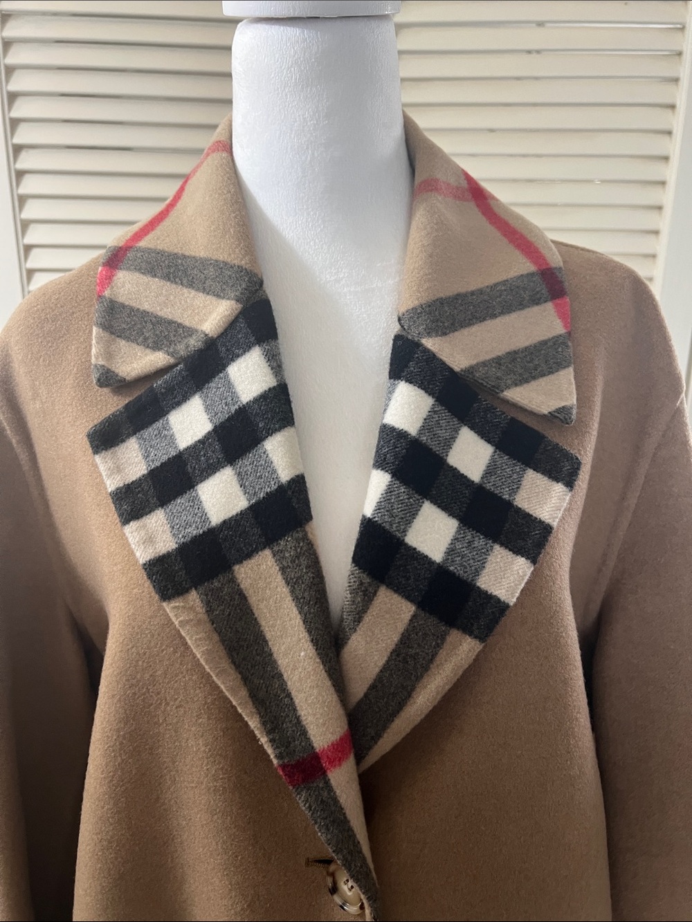 Authentic Burberry Woman’s Reversible Wool Wrap Coat. - Picture 3 of 16